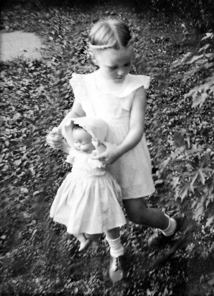 2_Anne&amp;doll-Daisy-final_jpg